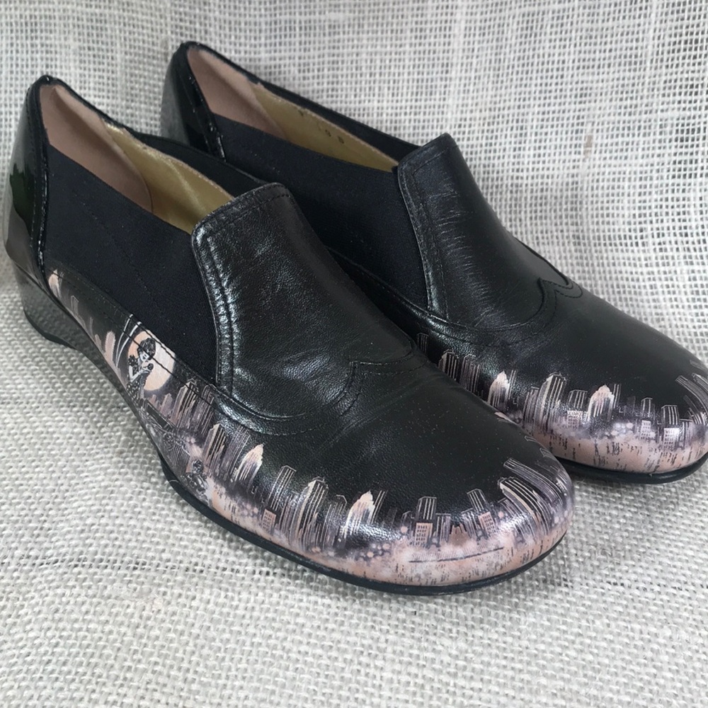 ICON Slip on ‘City Skyline’ Loafer